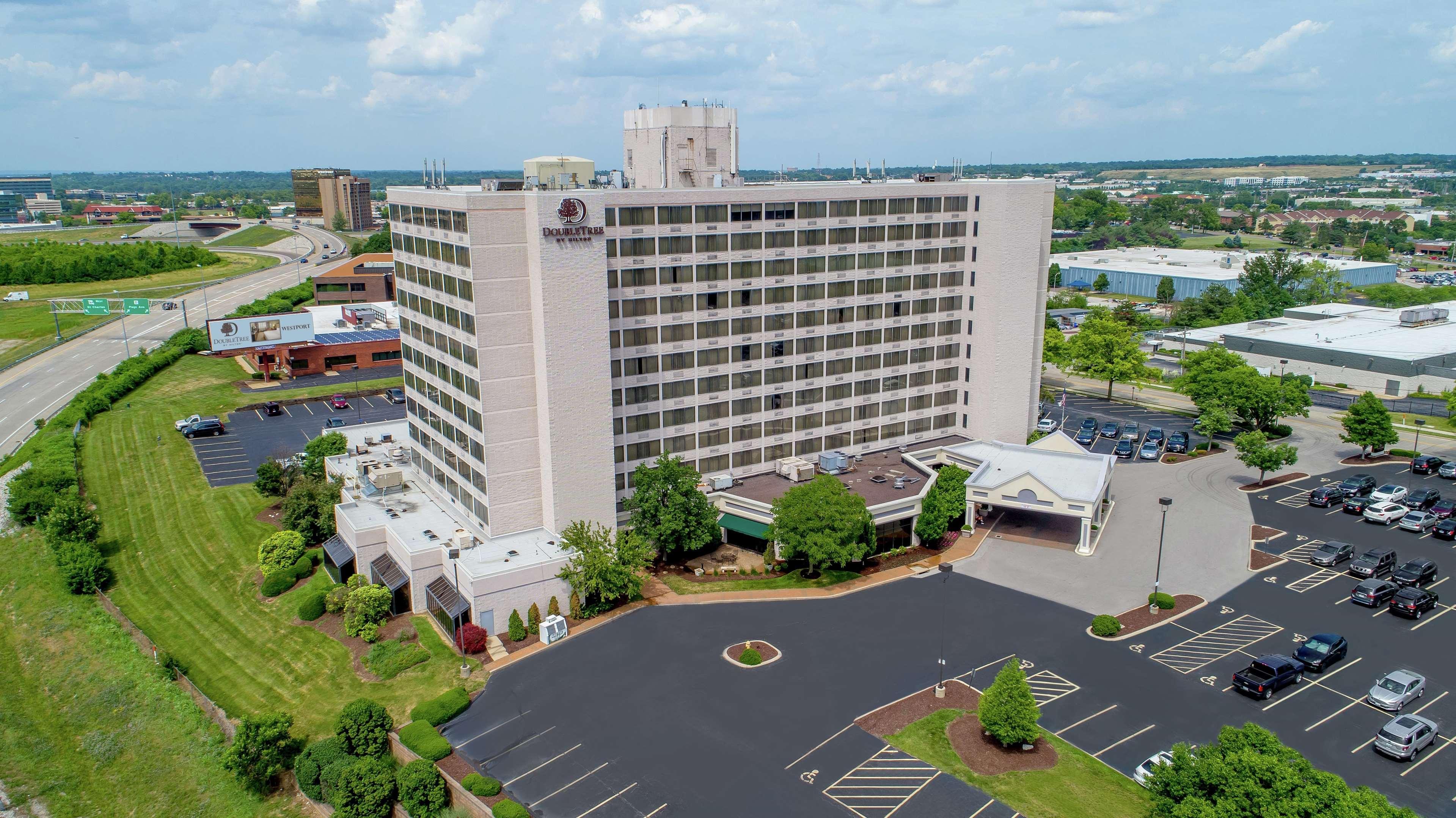 Готель Doubletree By Hilton St. Louis At Westport Меріленд-Гайтс Екстер'єр фото